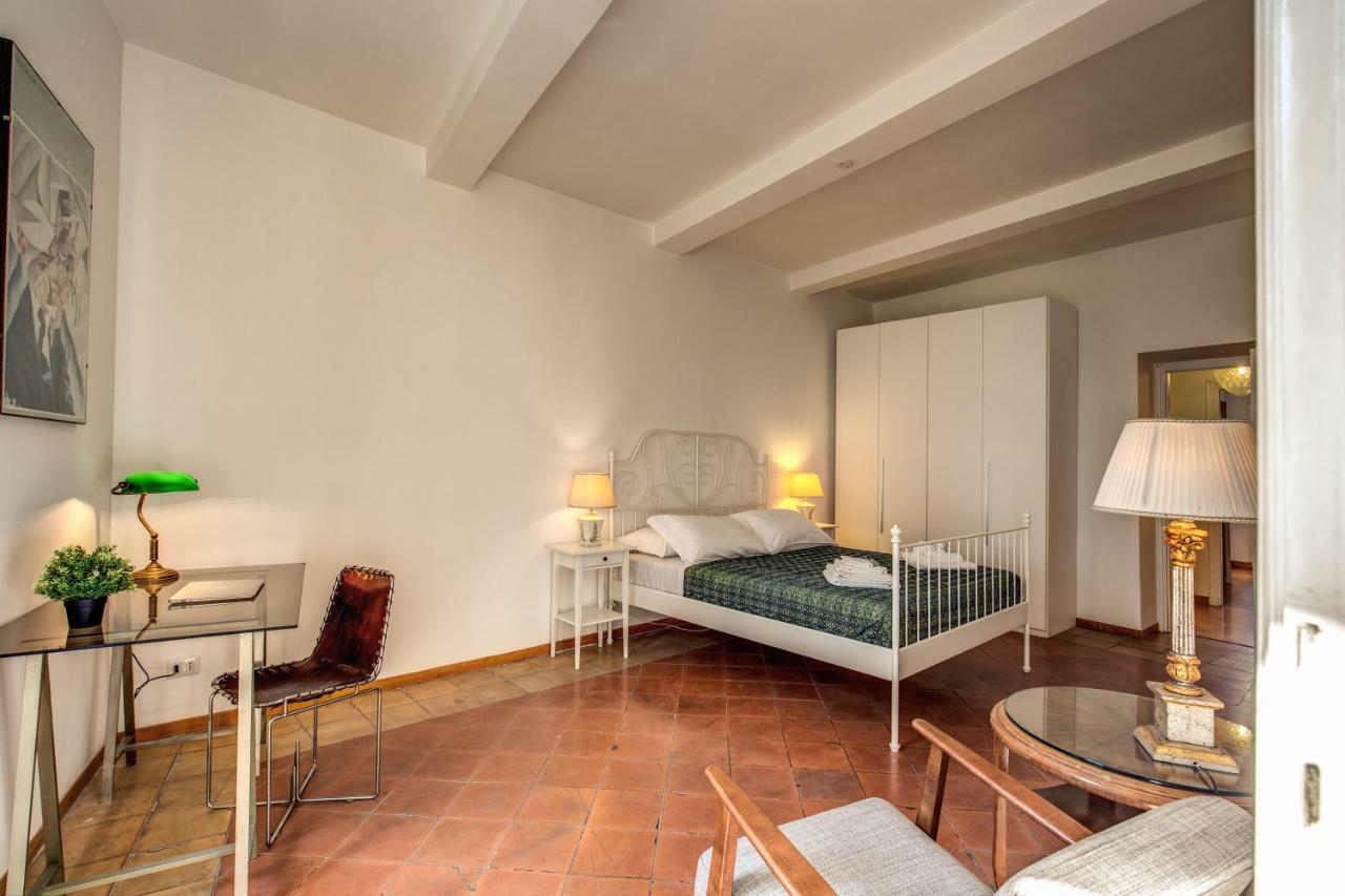 Campo Di Fiori 2 Bedroom Via Giulia Rome Luaran gambar